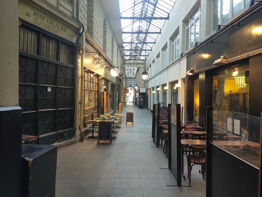 Paris: Covered Passages Walking Tour - The guides make the difference