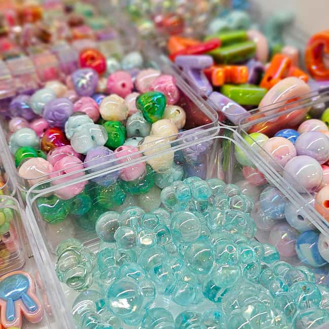 Paris: Create your phone strap, bag or keychain - A family-friendly hour, with one age limit