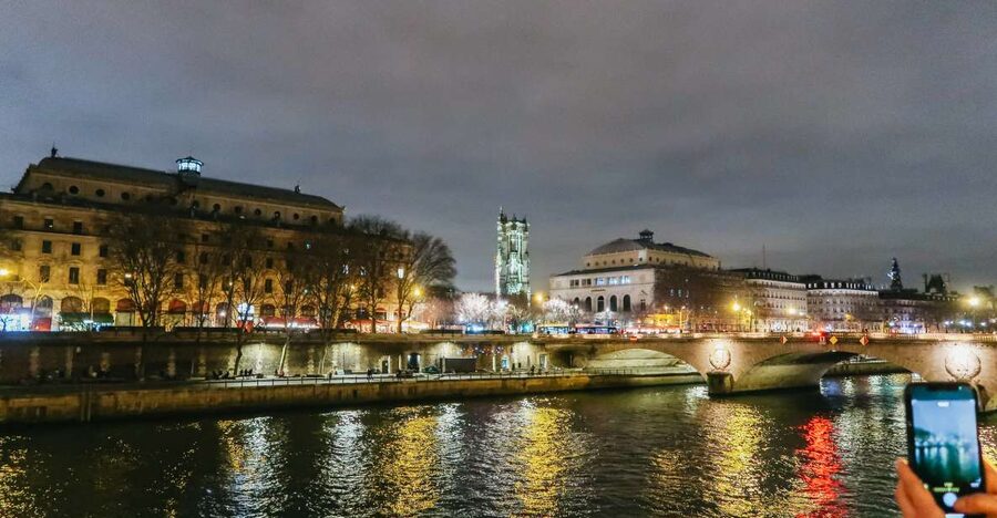 Paris: Dark History and Ghostly Guided Walking Tour - Notre Dame and its stone creatures