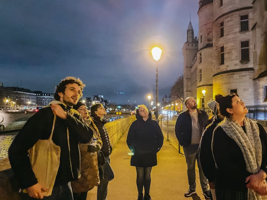 Paris: Dark History and Ghostly Guided Walking Tour - What the guides add to the experience