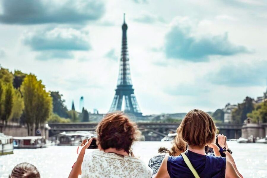Paris: Day or Sunset Cruise with Drink, Ice Cream or Dessert - Starting at Port de la Bourdonnais