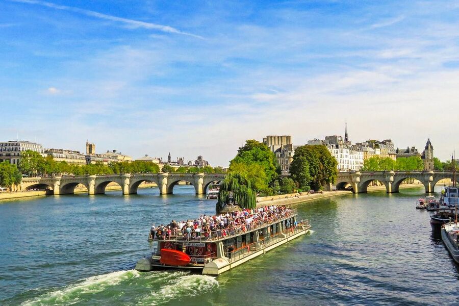 Paris: Day or Sunset Cruise with Drink, Ice Cream or Dessert - The Louvre, Concorde, and Grand Palais