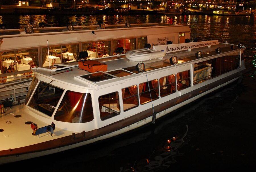 Paris: Dinner Cruise on the Seine and Eiffel Tower 2nd floor - What the $188 price actually buys