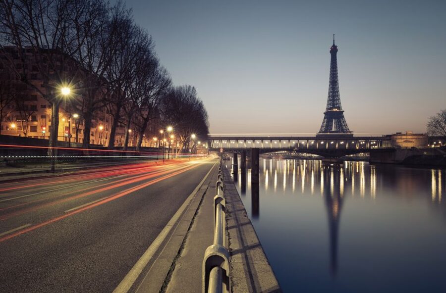 Paris: Dinner Cruise on the Seine and Eiffel Tower 2nd floor - Who will enjoy this Paris combination