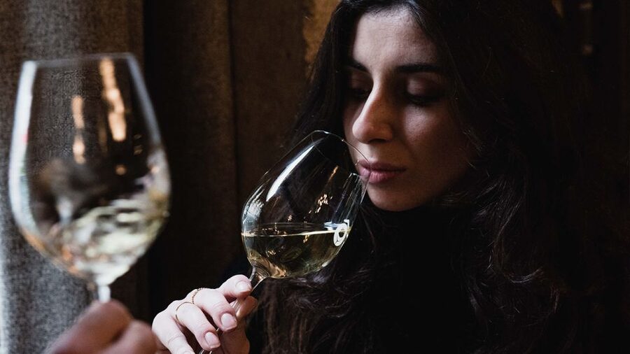 Paris: Dinner with Customized Wine Selection - Champagne begins the evening