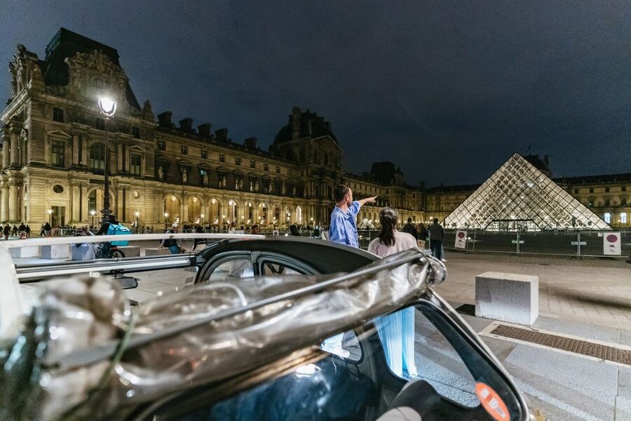 Paris: Discover Paris by Night in a Vintage Car with a Local - Champs Elysees and the Arc de Triomphe