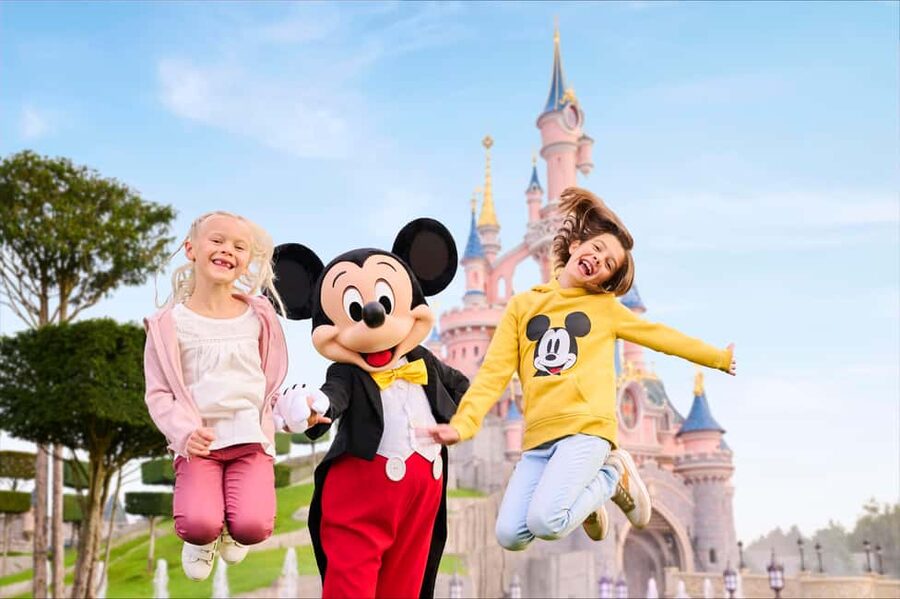 Paris: Disneyland Paris Ticket with Transfer - Key points to know before booking