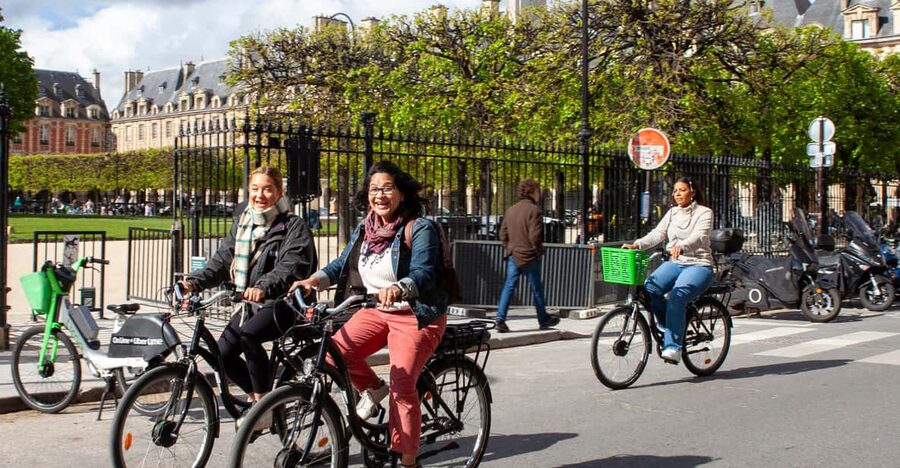 Paris: E-bike tour - Monumental and Hidden Paris - Starting in the Marais at 13 Rue Brantôme