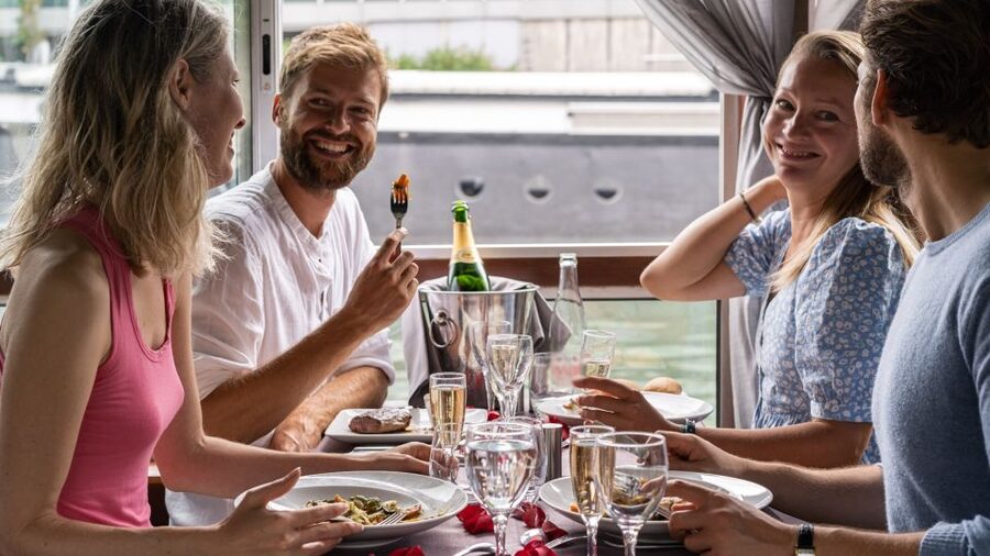 Paris: Early Evening Dinner Cruise on the River Seine - Key points at a glance