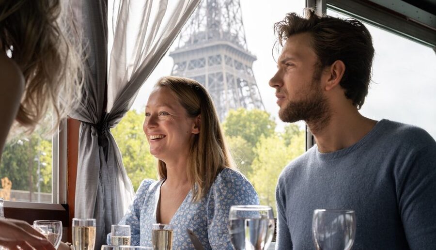 Paris: Early Evening Dinner Cruise on the River Seine - What arrives at your table