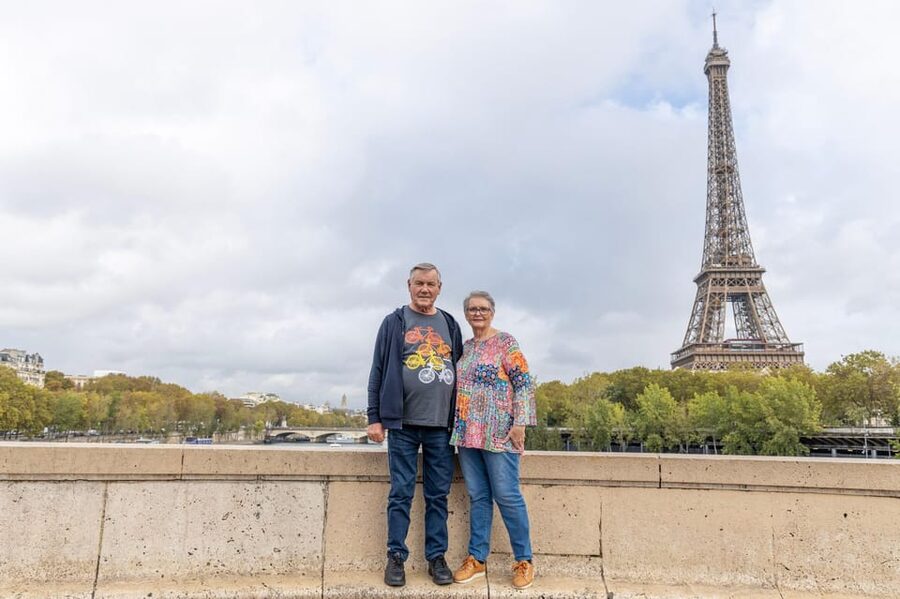 Paris: Eiffel Area Private Photoshoot - What You Receive: 200 or More Lightly Edited Images