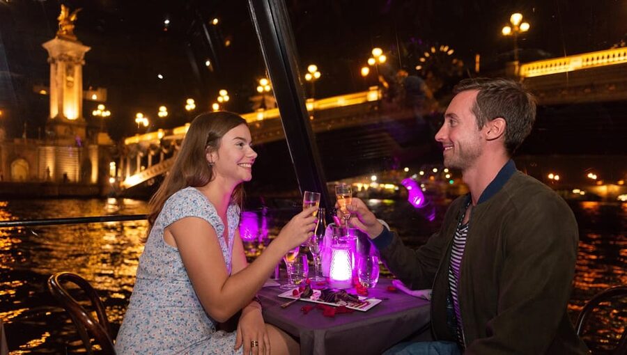 Paris: Eiffel Tower Dinner Cruise with a Moulin Rouge Show - Timing, clothing, and small details that matter