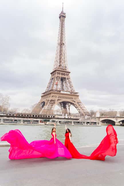 Paris: Eiffel Tower Flying-Dress Photoshoot jonadress - Key points to know before booking