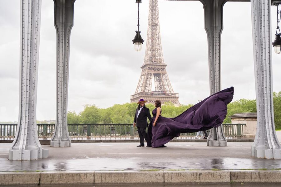 Paris: Eiffel Tower Flying-Dress Photoshoot jonadress - Along the Seine: a shorter, softer set of photographs
