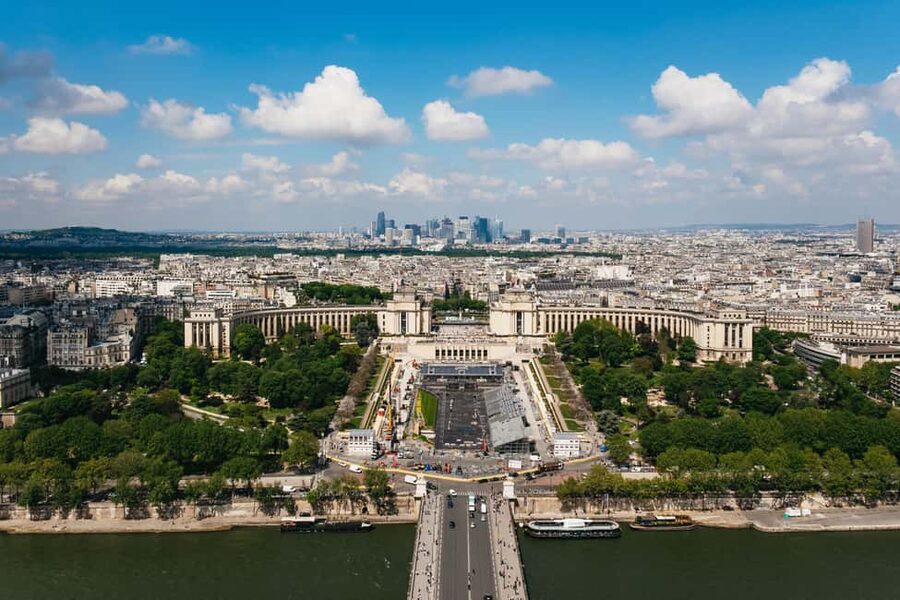 Paris: Eiffel Tower Fully Guided Tour with Summit Option - Is $44 per person good value?
