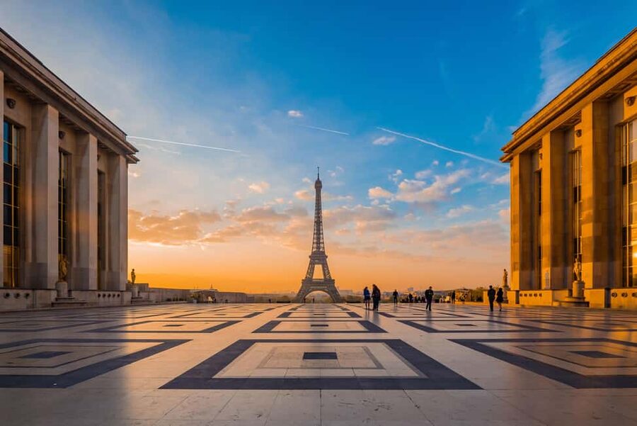 Paris: Eiffel Tower Guided Tour|Summit & second floor access - Key points to know before you book