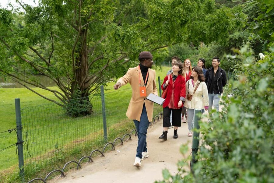 Paris: Eiffel Tower Guided Tour with Summit Access - Planning the visit without avoidable stress