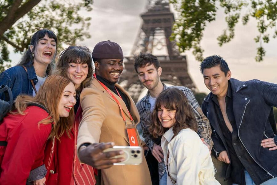 Paris: Eiffel Tower Guided Tour with Summit Access - Who should book this tour