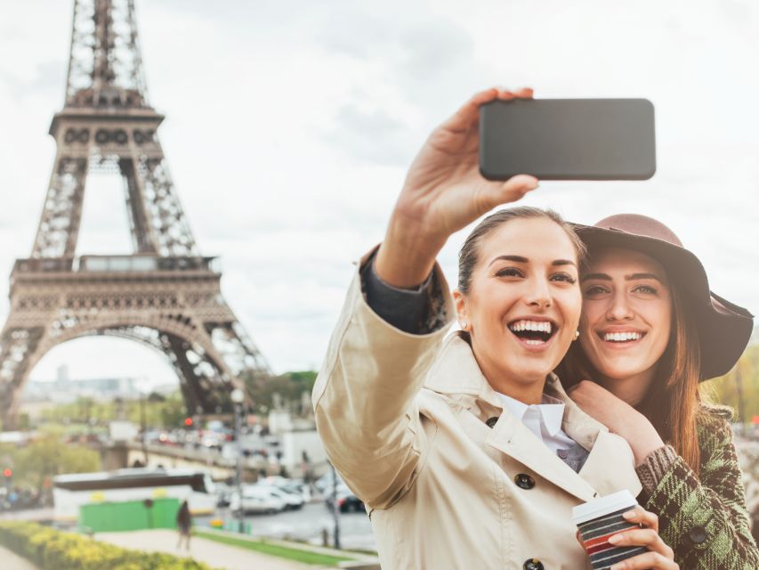 Paris: Eiffel Tower Hosted Tour, Seine Cruise and City Tour - The panoramic bus tour: a useful first look at Paris