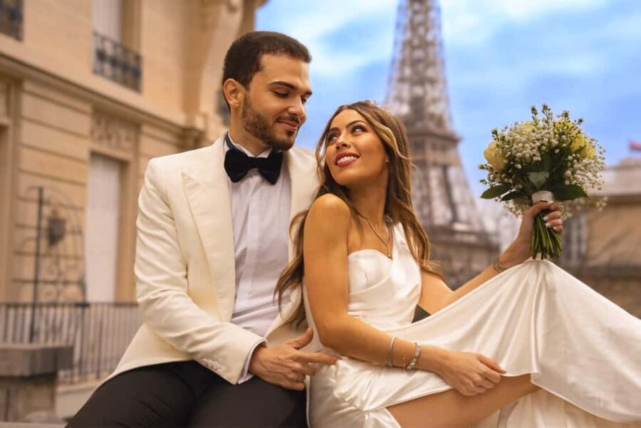 Paris: Eiffel Tower & Louvre Private Photoshoot - Choosing between the three session options
