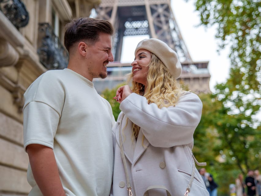 Paris: Eiffel Tower Photoshoot with a Professional - How much can happen in 15 minutes?