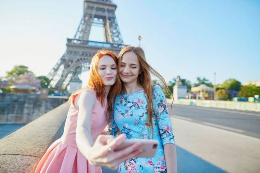 Paris: Eiffel Tower Summit Floor Ticket & Seine River Cruise - The cruise queue needs its own strategy