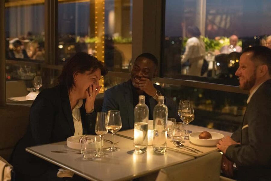 Paris: Elegant Dinner with Drinks in the Eiffel Tower - Sunset, sparkling lights, and the best time to reserve