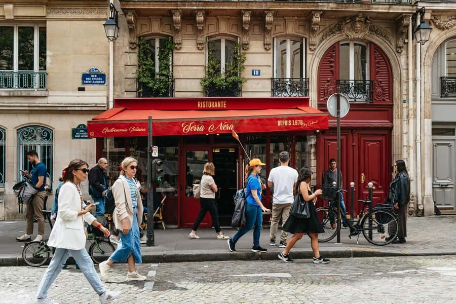 Paris: Emily TV Show Locations Guided Walking Tour - 8 Rue de Montpensier and the Palais-Royal Garden
