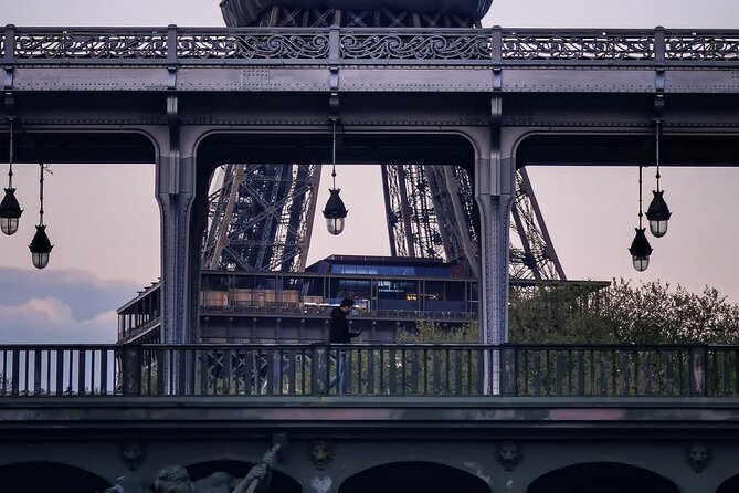 Paris en Scene 3 Course Seine River Dinner Cruise - Notre-Dame, the Islands, and the Louvre