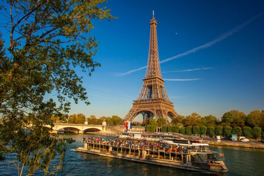 Paris: Evening Bike and Boat Tour - The first ride: Paris at street level