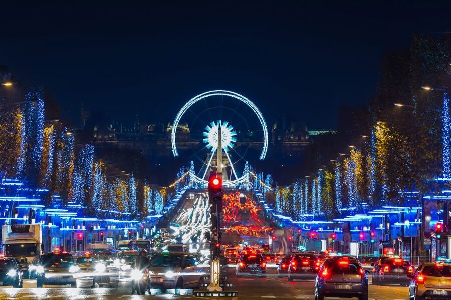 Paris: Evening Sightseeing Tour and Moulin Rouge Show - The Féérie show and its theatrical excess