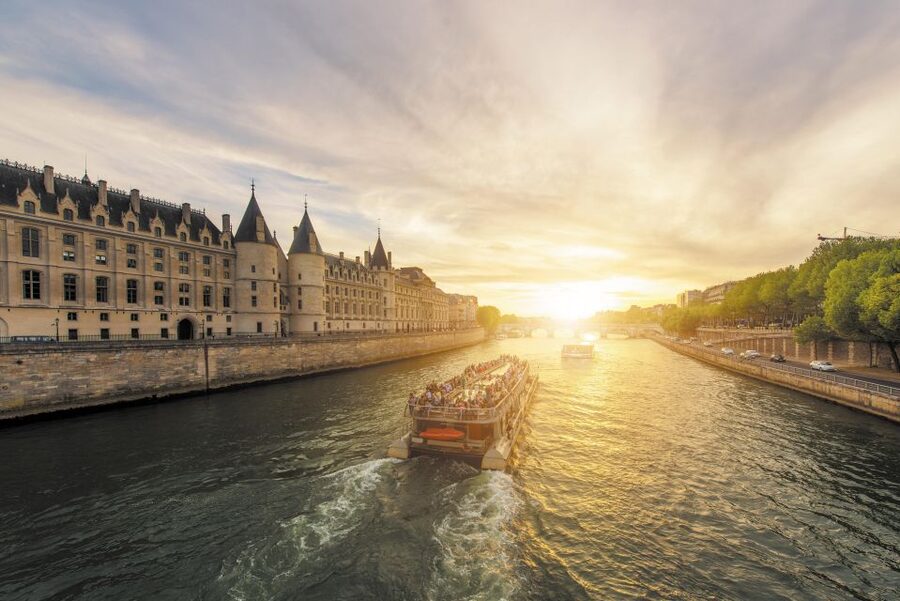 Paris: Explorer Pass with 3, 4, 5, 6, or 7 Attractions - Montmartre, wine, cheese, and French sweets