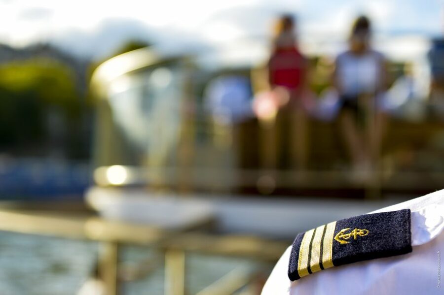 Paris: Family-Friendly River Seine Guided Cruise - Key points to know before you board