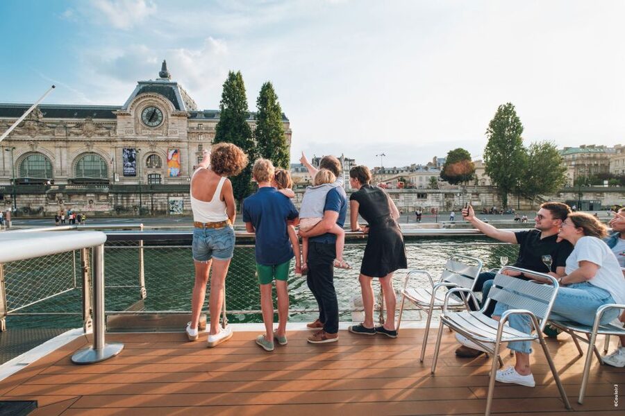 Paris: Family-Friendly River Seine Guided Cruise - Snacks, crêpes, and toilets onboard
