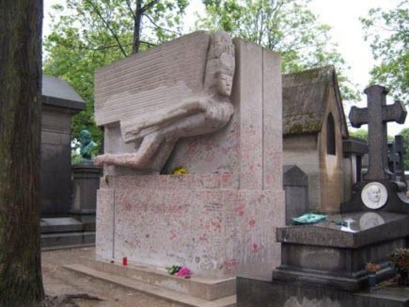 Paris: Famous Graves of Pere Lachaise Cemetery Guided Tour - Why Père Lachaise Is Worth Two Hours
