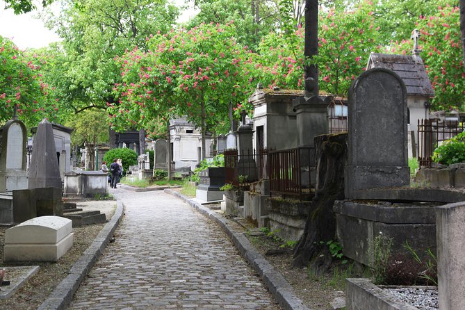 Paris: Famous Graves of Pere Lachaise Cemetery Guided Tour - Is $18.14 Good Value?