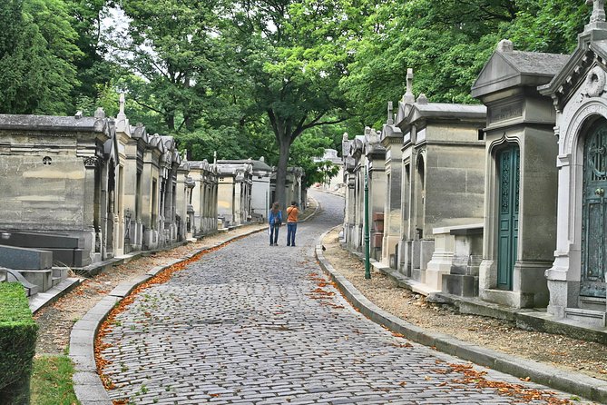 Paris: Famous Graves of Pere Lachaise Cemetery Guided Tour - Meeting at Alexandre Dumas Metro Station