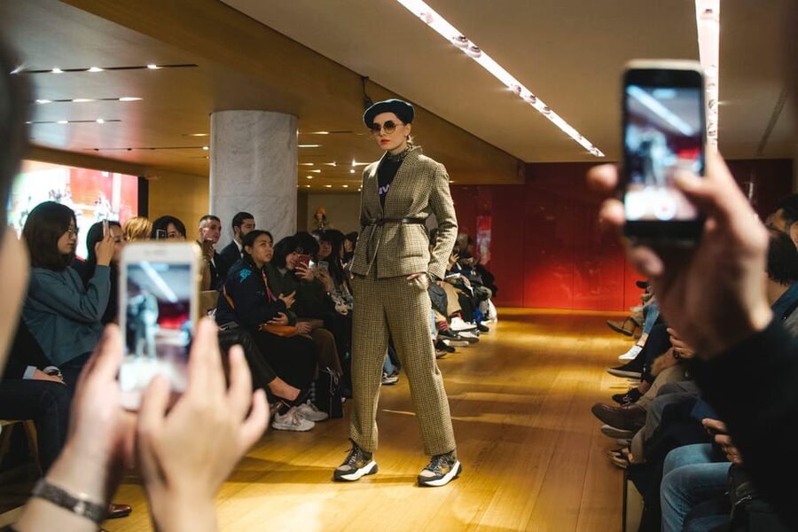 Paris: Fashion Show at Galeries Lafayette Haussmann - What happens during the 30-minute show