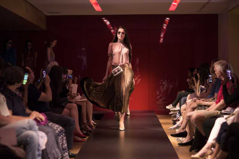Paris: Fashion Show at Galeries Lafayette Haussmann - Finding the Salon Opéra on the fourth floor