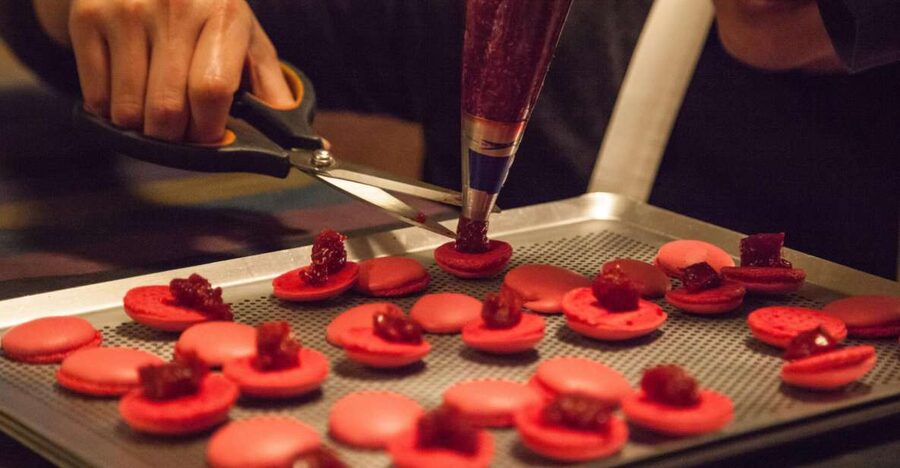 Paris: French Macarons Baking Class with a Parisian Chef - Choosing between five French flavors