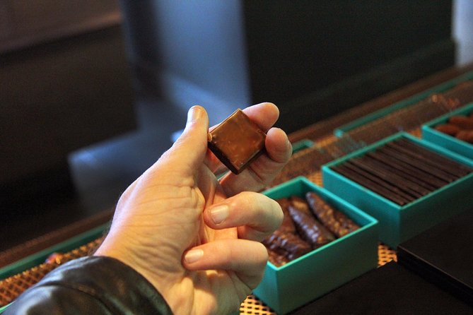 Paris French Sweets Tasting Tour with Pastries and Chocolates - Why the guide matters more than the chocolate