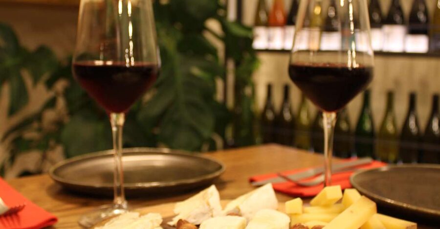 Paris: French Wine and Cheese Guided Tasting - Four wines, five cheeses, and a final glass of champagne