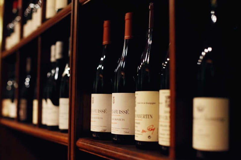 Paris: French Wine Tasting Class with Sommelier - Champagne, labels, and food pairing