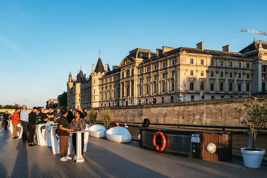 Paris: Gourmet Dinner Cruise on Seine River with Live Music - Eiffel Tower views from the river
