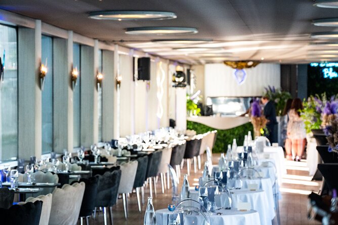Paris Gourmet Dinner Seine River Cruise with Singer and DJ Set - What the Diamant Bleu evening is really like