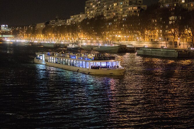 Paris Gourmet Dinner Seine River Cruise with Singer and DJ Set - Bridges, statues, and the best photo moments