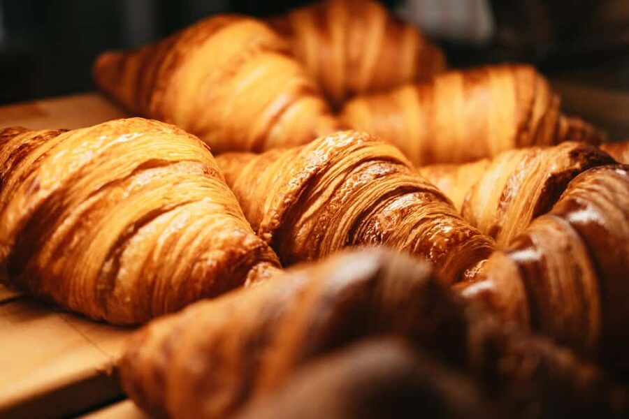 Paris: Gourmet Food Tour with Over 10 Tastings and Wine - Wine, charcuterie, and a welcome place to sit