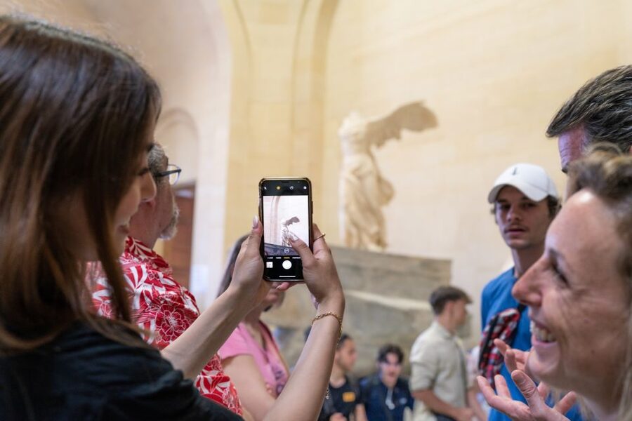 Paris: Guided Tour of the Must-Sees of the Louvre Museum - Getting inside with reserved tickets