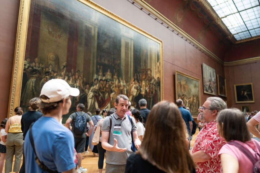 Paris: Guided Tour of the Must-Sees of the Louvre Museum - Meeting at the Carrousel arch