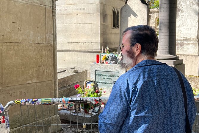 Paris: Haunted Père Lachaise Cemetery Guided Tour - Why the guide can make or break the experience
